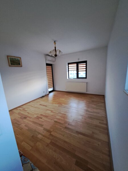 Safirului, Bragadiru, vila P+1, 4 camere, 2 bai, sp. 112 mp, teren 300 mp,